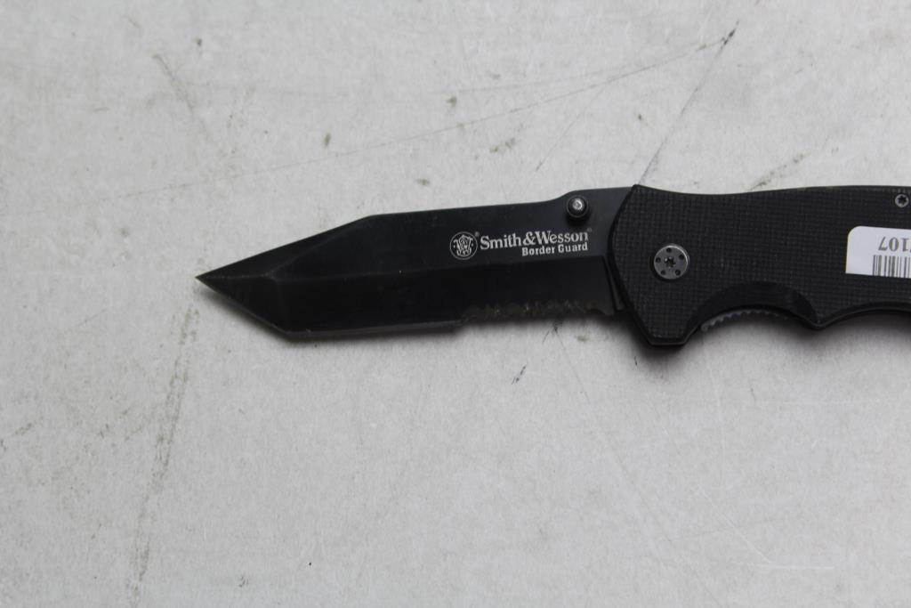 Smith & Wesson Border Guard Folding Knife Property Room