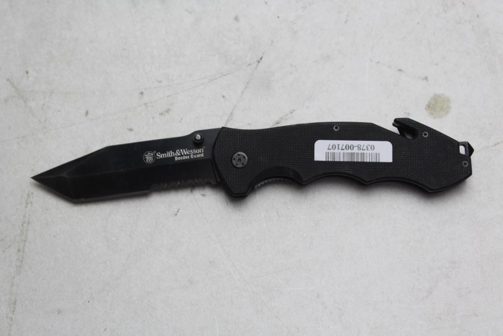 Smith & Wesson Border Guard Folding Knife Property Room