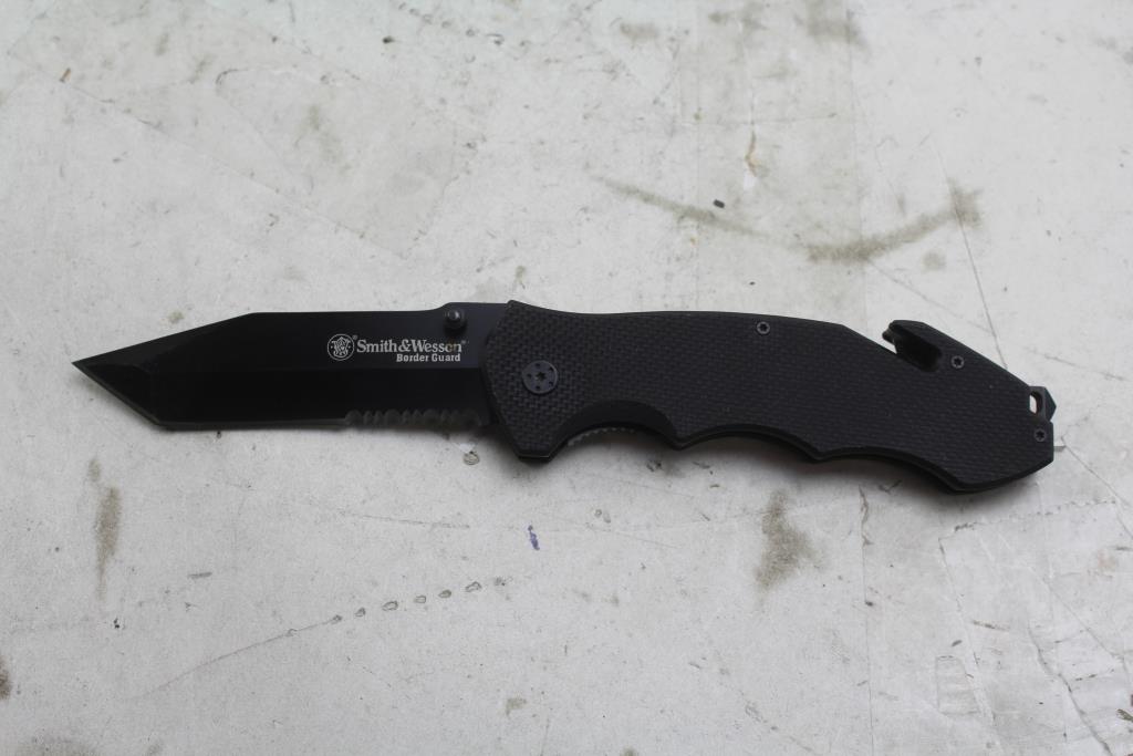 Smith & Wesson Border Guard Folding Knife Property Room