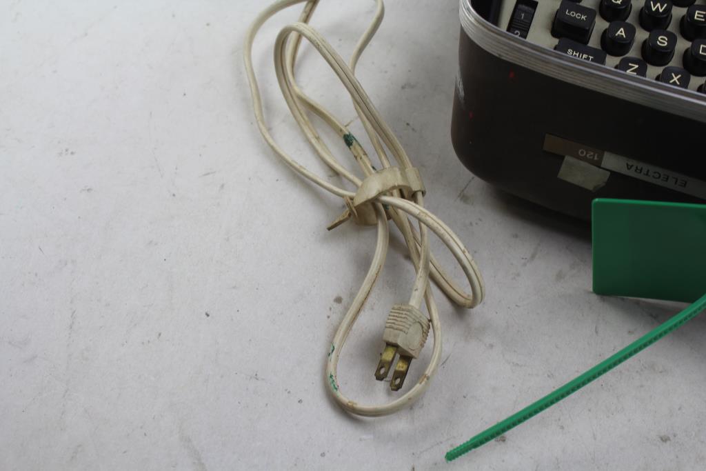 Machine &Agrave; &Eacute;crire Smith Corona SCM &Eacute;lectra 120 &Eacute;lectrique Avec &Eacute;tui