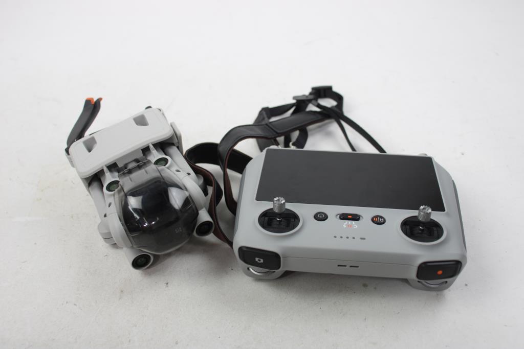 SOLD FOR PARTS DJI 3 Pro Drone, Controller RC, Batteries, Black Hard Case