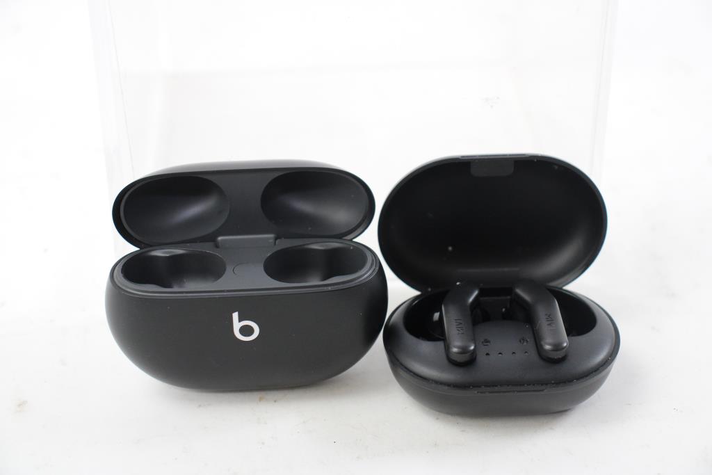 Sonex, Skullcandy, Mivi, Earphones And Charger Case Property Room