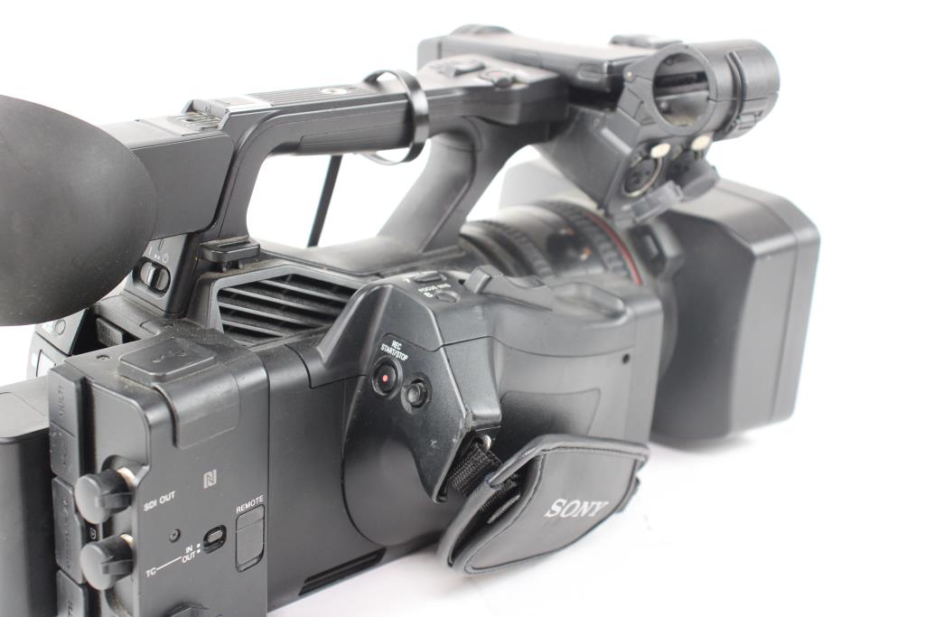 Sony 4K 3_CMOS Exmor R Camcorder, PXWZ190 Property Room