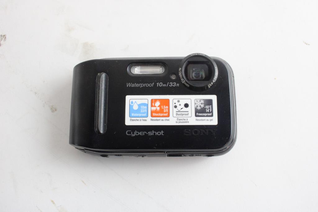 Sony Cyber Shot Camera With Cases 3 Pieces Property Room