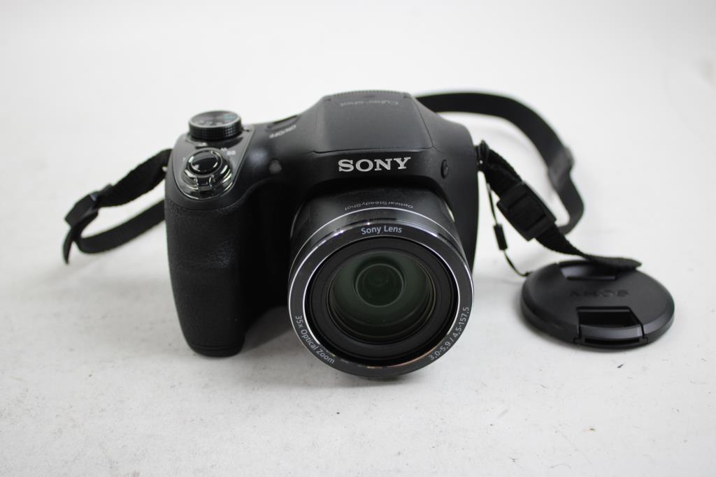 Sony Cyber-Shot Digital Camera With Camera Bag