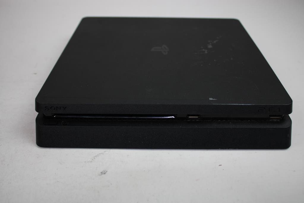 Sony Playstation 4 Slim