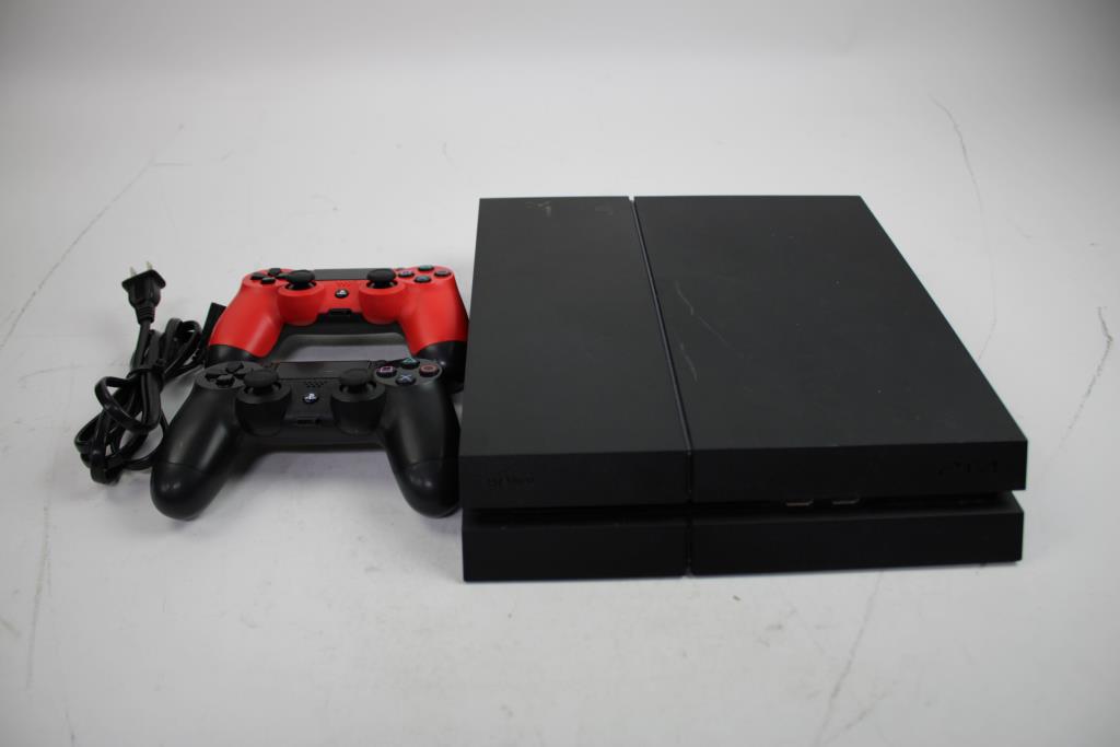 Sony PlayStation 4 With Game Controllers & 6 Gamess