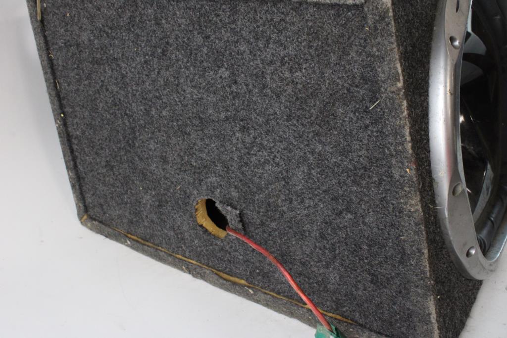 Sony Xplod Dual 12" 1300W Subwoofer Enclosure Property Room