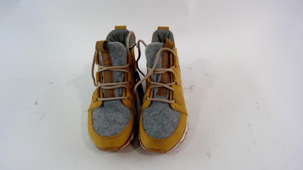 Sorel Waterproof Shoes, Size 7.5 Property Room