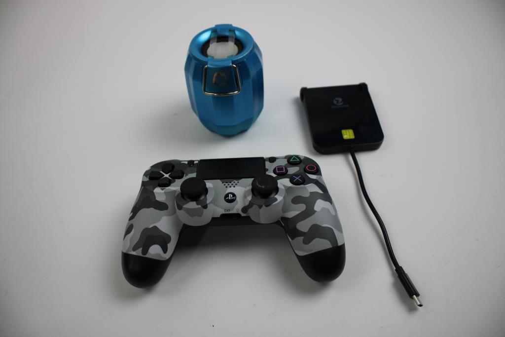 Speakers, Playstaion 4 Camo Controller, Smart Card Reader, 4 Pieces