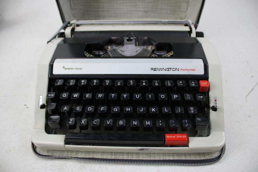 Sperry Rand  Remington Typewriter