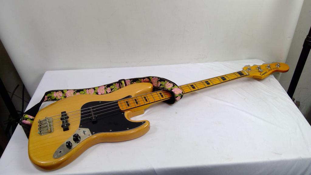 Squier Classic Vibe '70s Jazz Bass Maple Fingerboard Natural