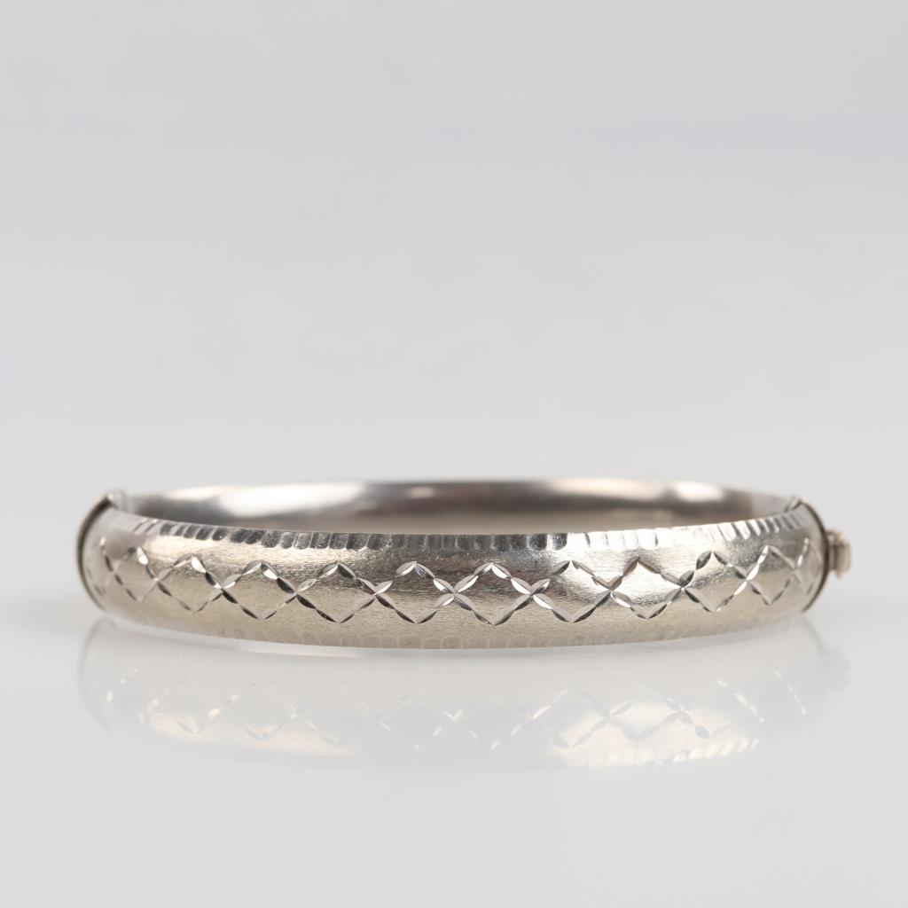 Sterling Silver Hollow Hinged Bangle