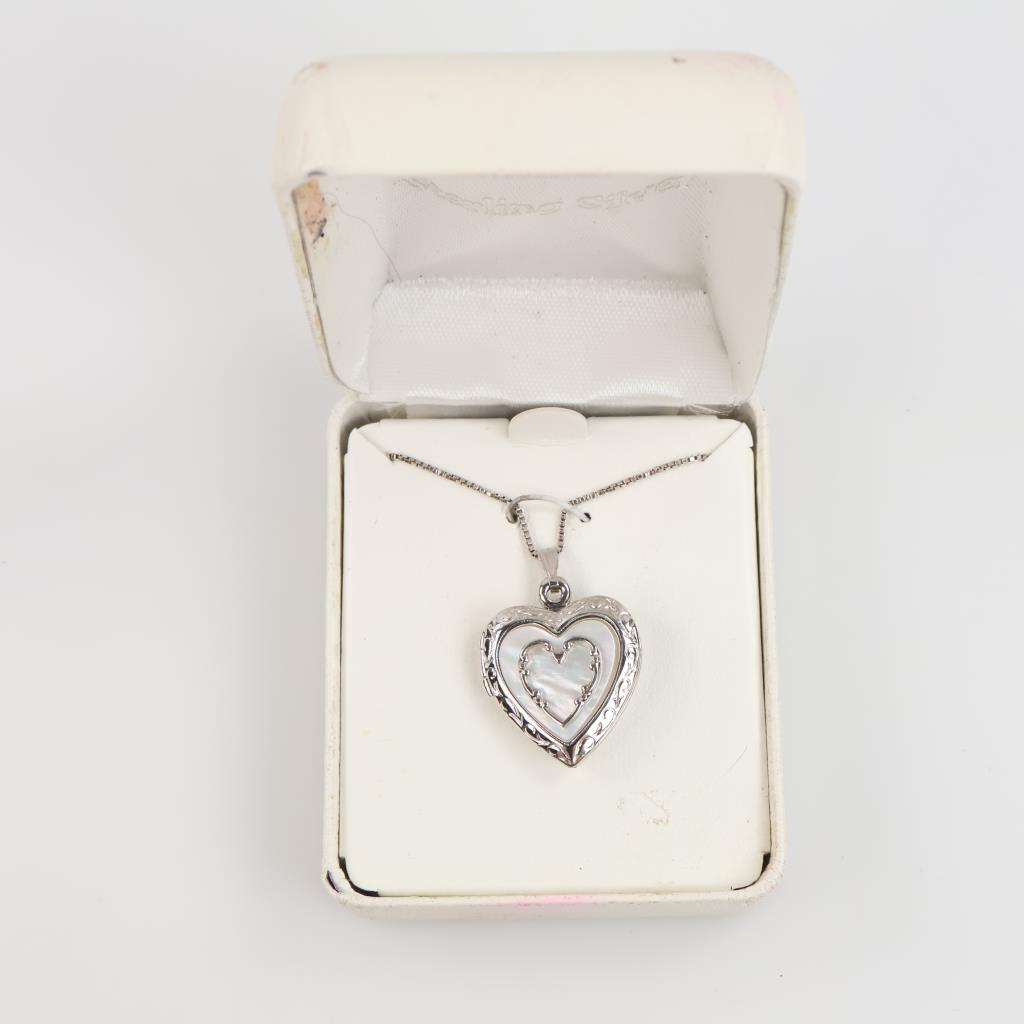 Sterling Silver Necklace With Heart M-O-P Locket Pendant