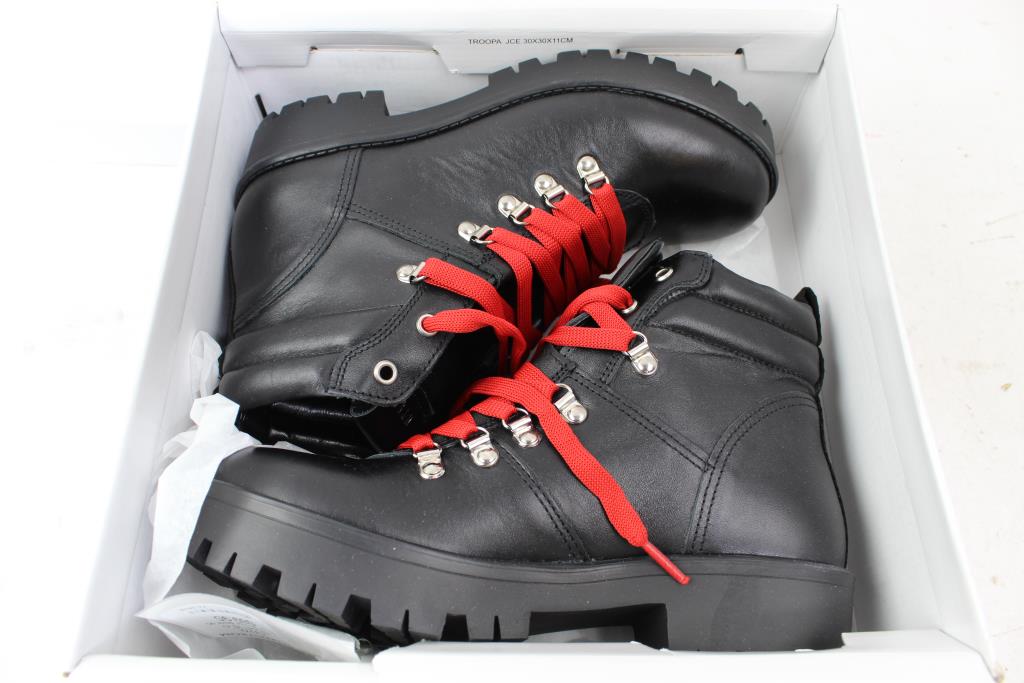 buzzer boot steve madden