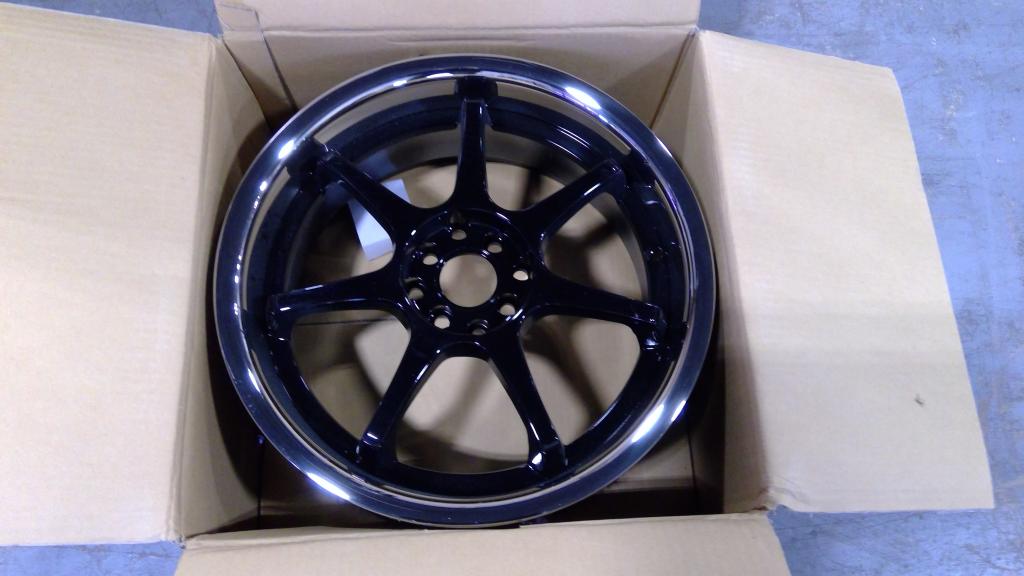 Street Car Rim, Size 18x7.5