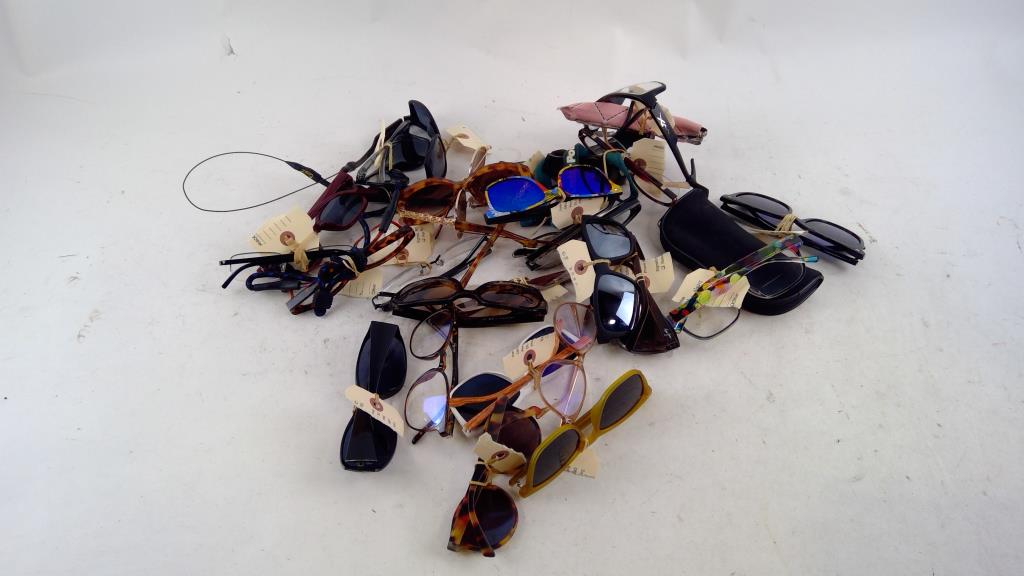 Sunglasses And Eyeglasses Bulk Lot,  20+ Pieces