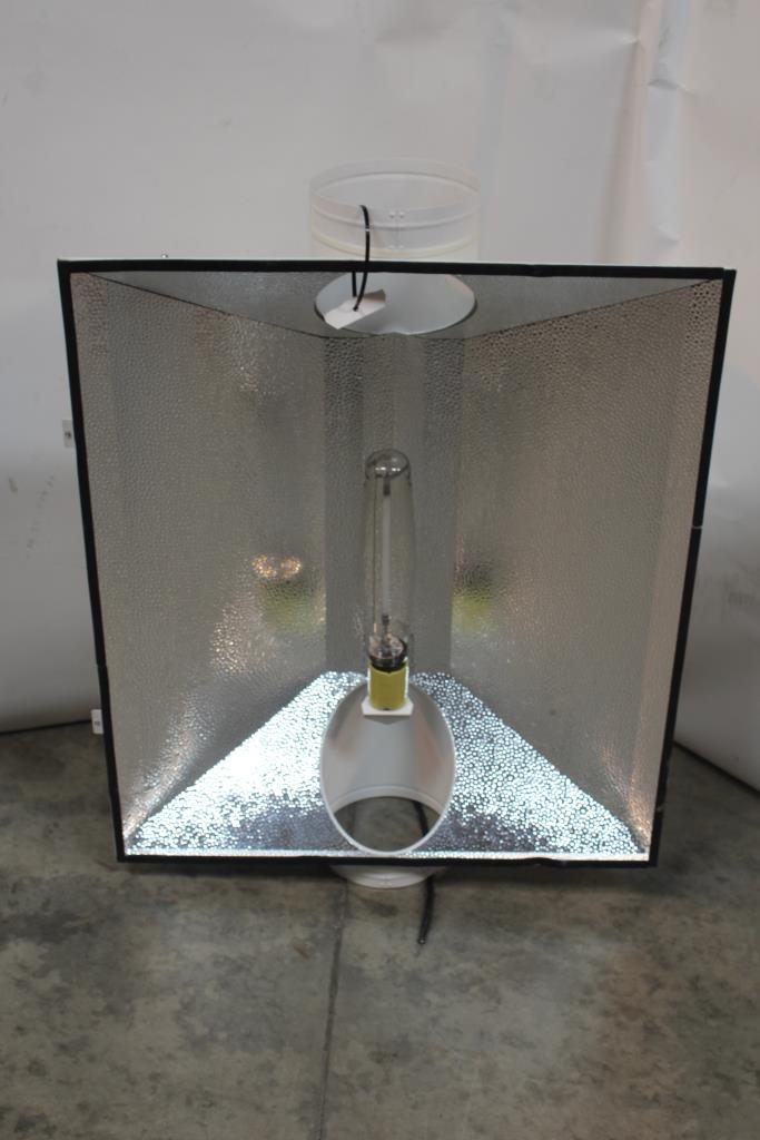 Sunlight Supply Sun System Magnum Xl 8 Reflector Property Room Sunlight Supply Sun System Magnum Xl 8 Reflector