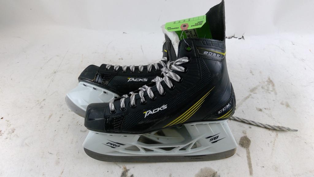 Tacks Ice Skates