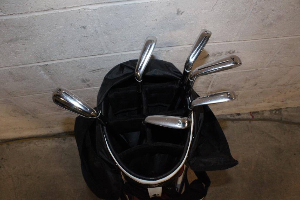 Taylor Made Golf Bag With Irons, 7 Pieces Property Room