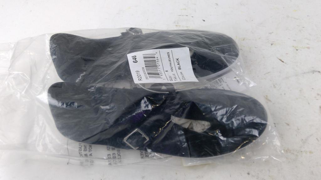 The Childrens Place Kids Shoes Size 5