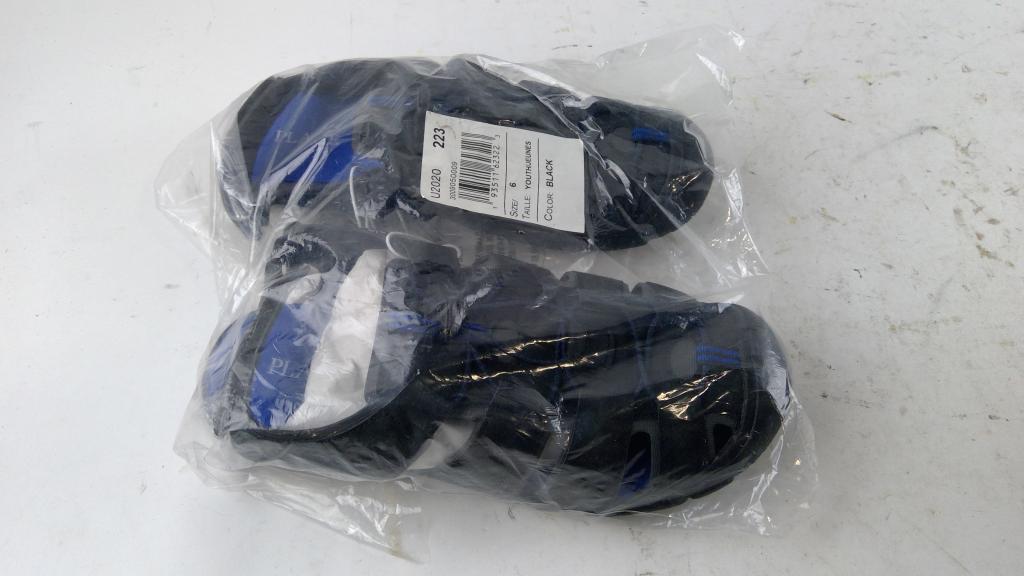 The Childrens Place Kids Shoes Size 6