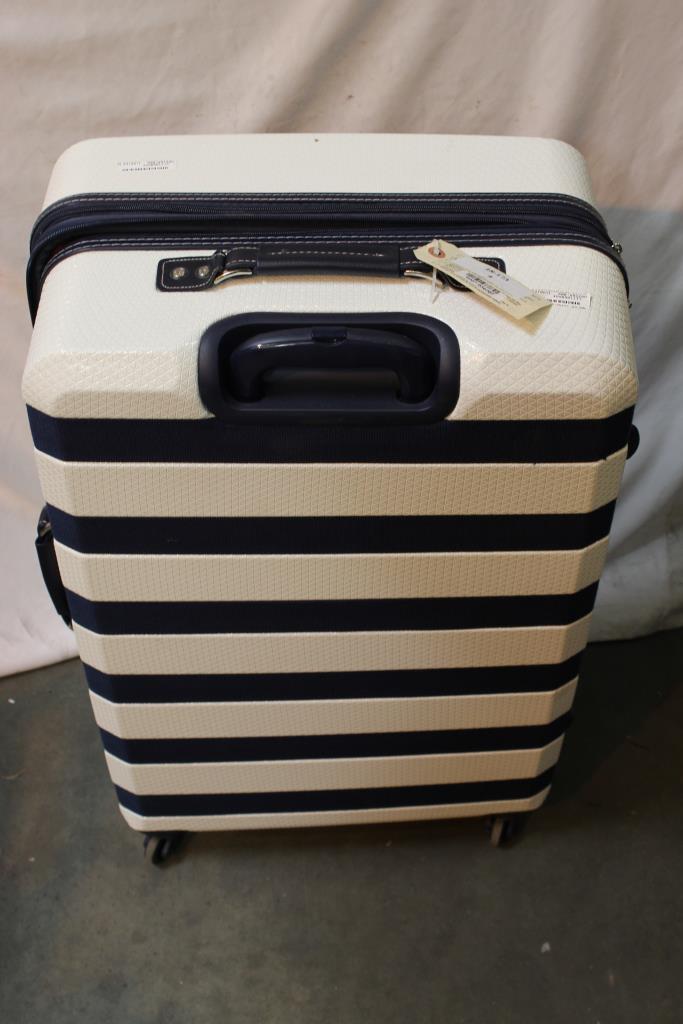 Tommy Hilfiger Hard Surface 4wheel Suitcase Property Room