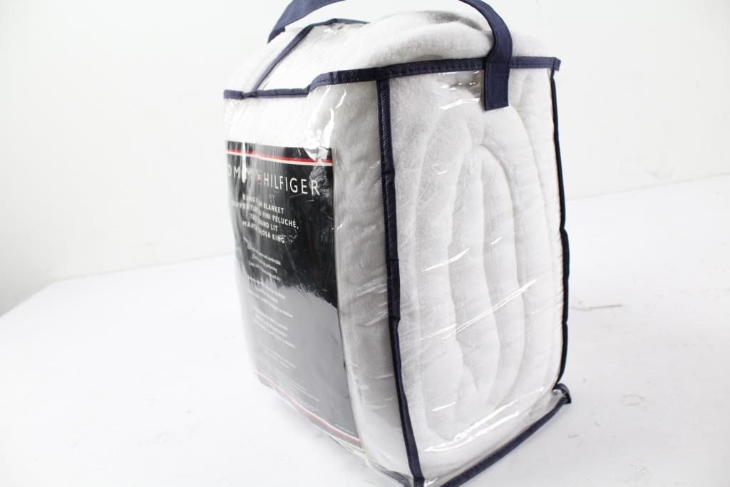 Tommy Hilfiger Thr1221 Plush Blanket Property Room Tommy Hilfiger Thr1221 Plush Blanket
