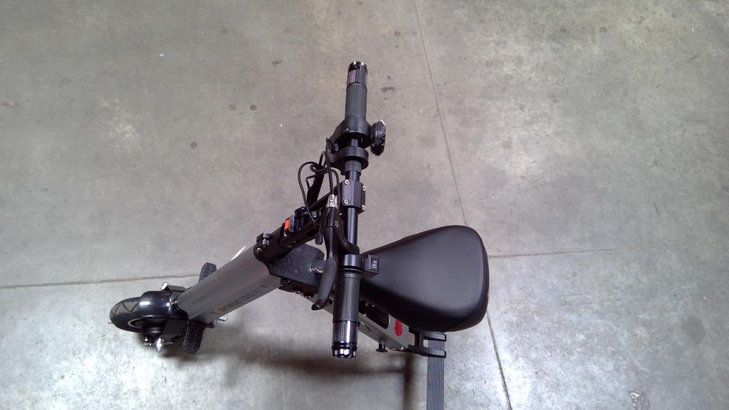 Topmate ES32 3-Wheeled Electric Scooter - NO KEY