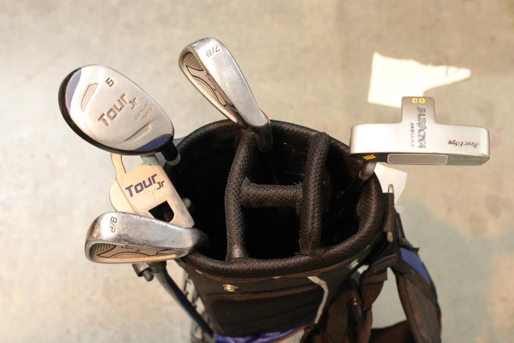 Tour Junior Golf Bag With Clubs, 6 Pieces Property Room