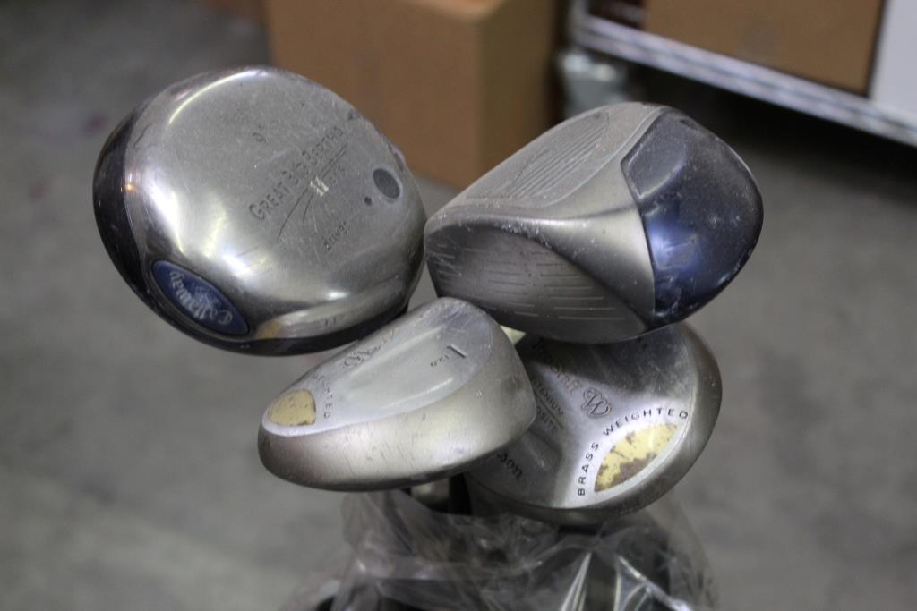 Toyota Golf Bag With Clubs, 10 Pieces Property Room