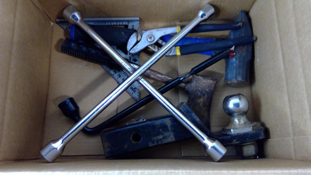 Trailer Hitch And More 5 Pieces Property Room