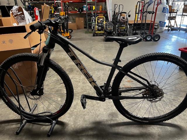 Trek Marlin 5 29 Inch Mountain Bike