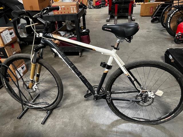 29 Inch Trek Trek Marlin SS 29 Inch Mountain Bike | Property Room