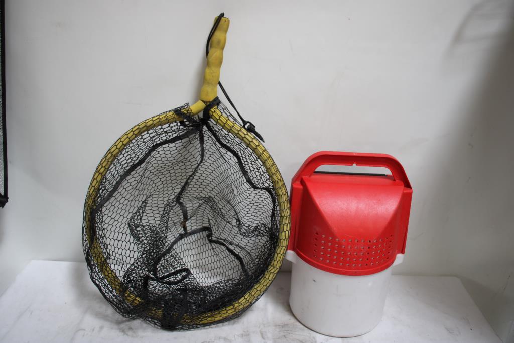 Trolling Bucket And Fishing Net, 2 Pieces | Property Room