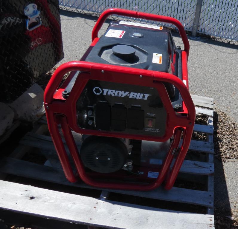 TroyBilt 8500 Starting Watts Generator (Billings, MT 59101) Property