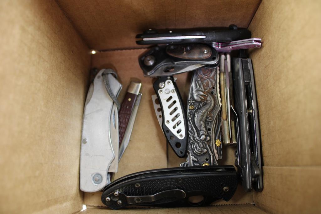 True, Spyderco, And Other Knives, 14 Pieces