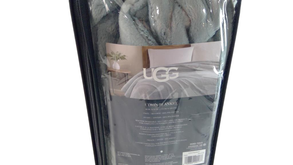 UGG COCO Twin Blanket Property Room