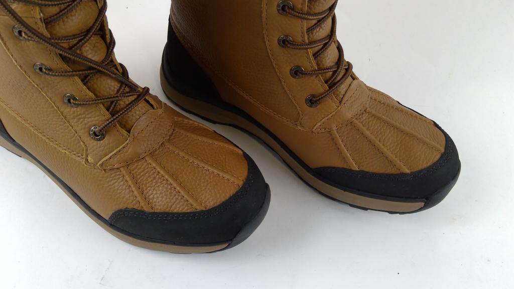 Ugg Womens Boots Size 10