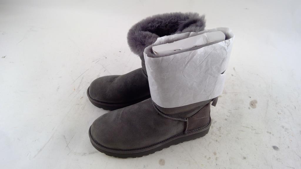 Ugg Womens Boots Size 8