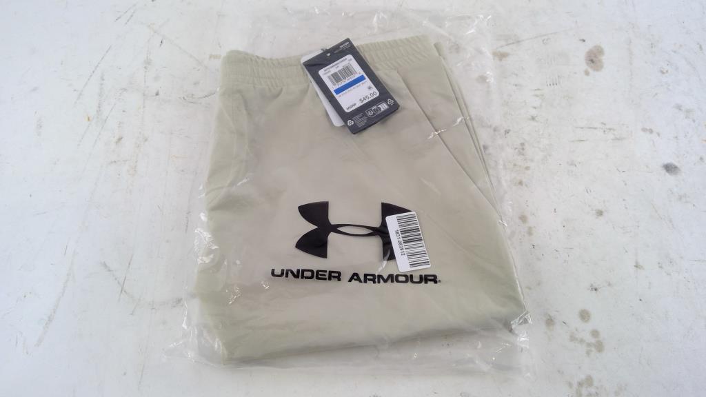 Underarmor Shorts Size YXL