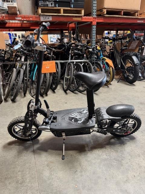 Unknown Brand Electric Sit-Down Scooter