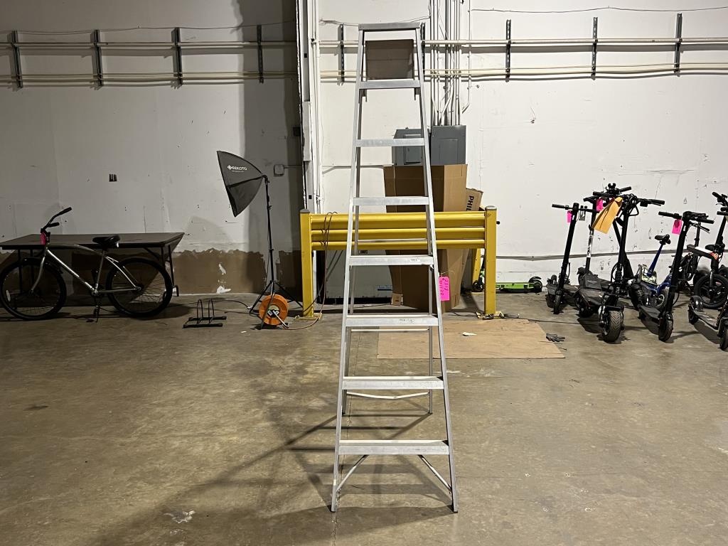 Unknown Brand Ladder
