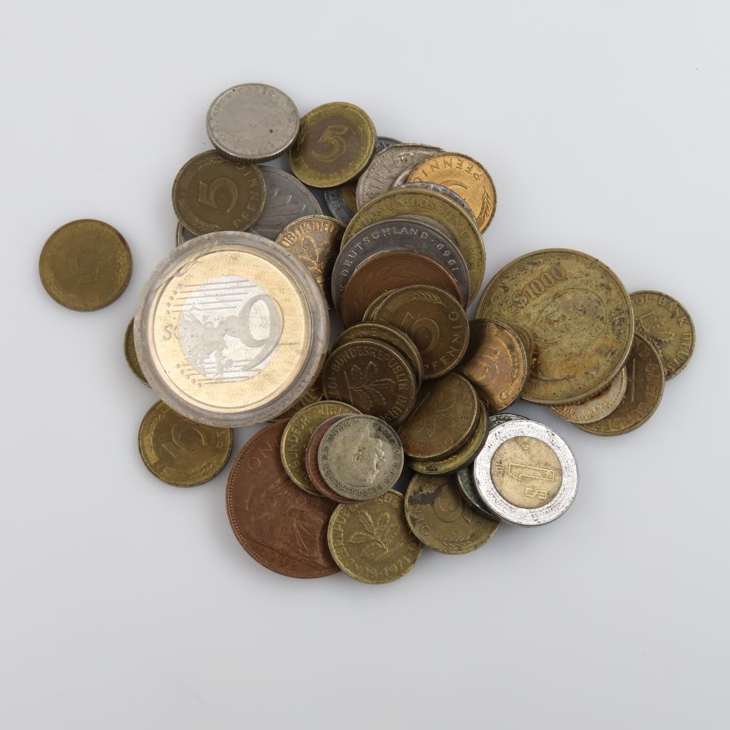 US And Foreign Currency With Tokens, 25+ Pieces