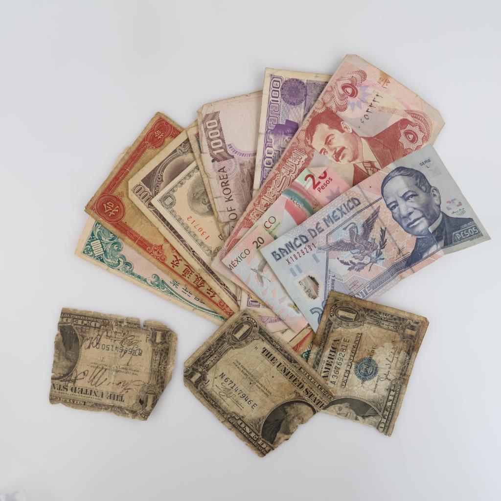 US & Foreign Currency, 10+ Pieces