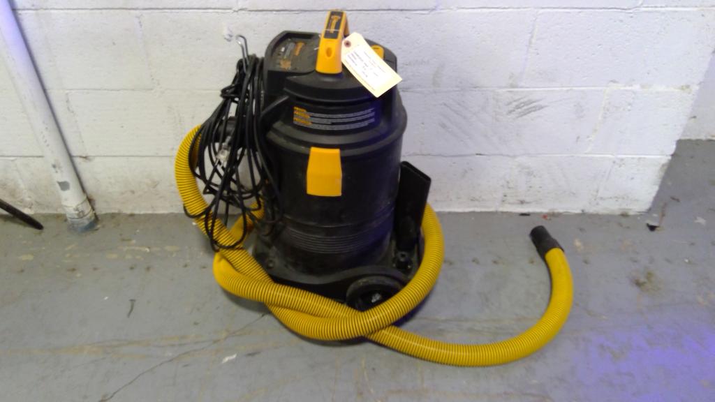 Vacmaster Professional 8 Gallon Wet / Dry Vacuum