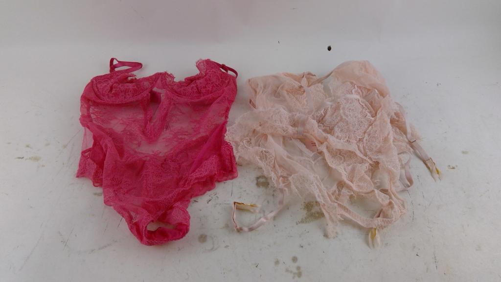 Victoria's Secret Lingerie Size L 2 Pieces