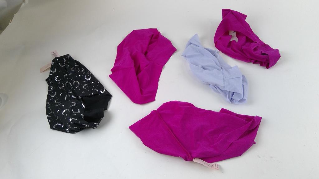 Victoria's Secret Underwear Size M 5 Pieces