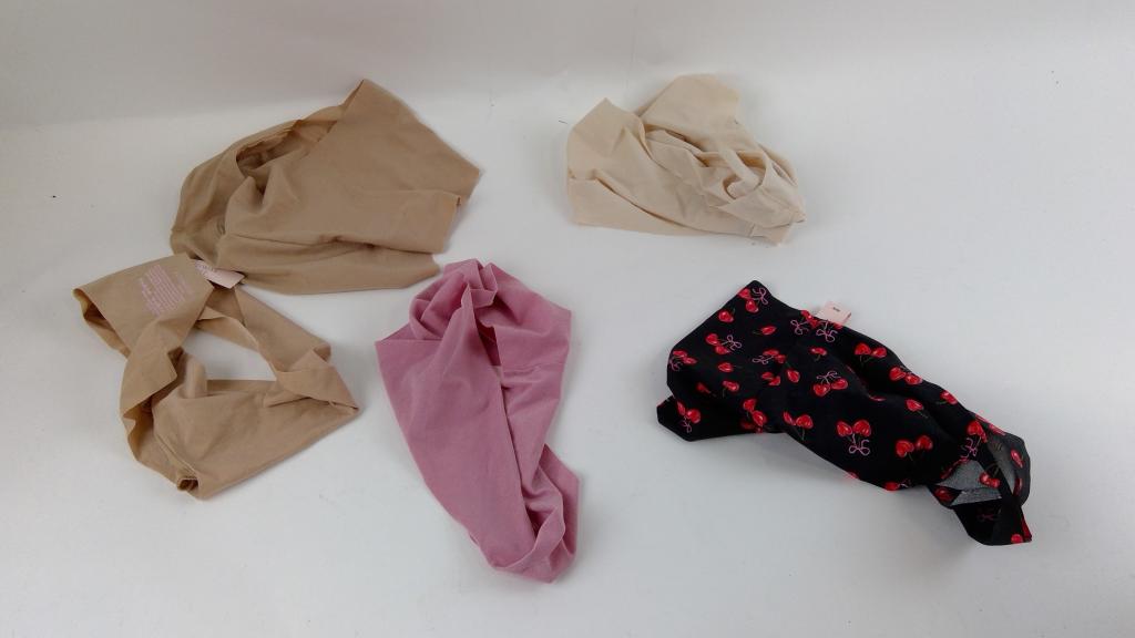 Victoria's Secret Underwear Size M 5 Pieces