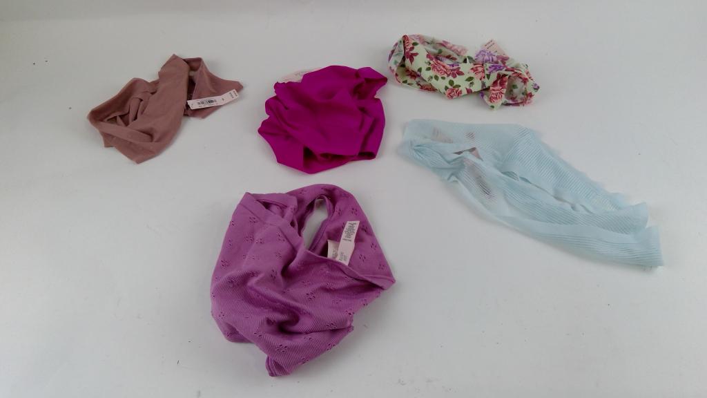 Victoria's Secret Underwear Size M 5 Pieces